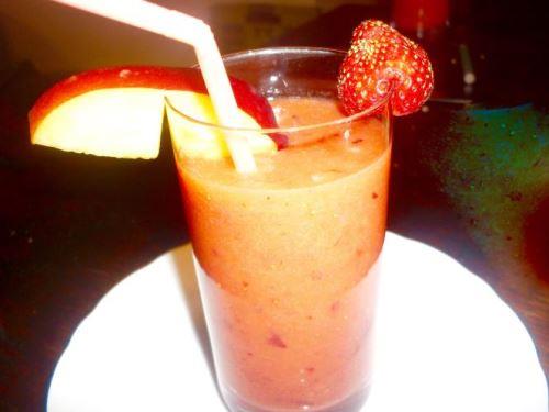 Erdbeer-Pfirsich-Drink