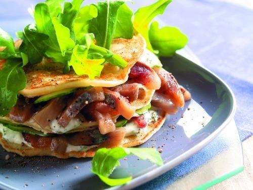 Blini-Sandwich mit Matjes